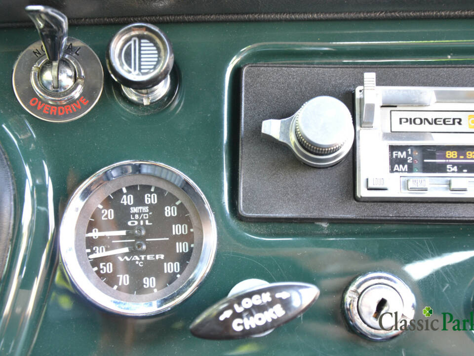 Image 34/50 of MG MGB GT (1968)