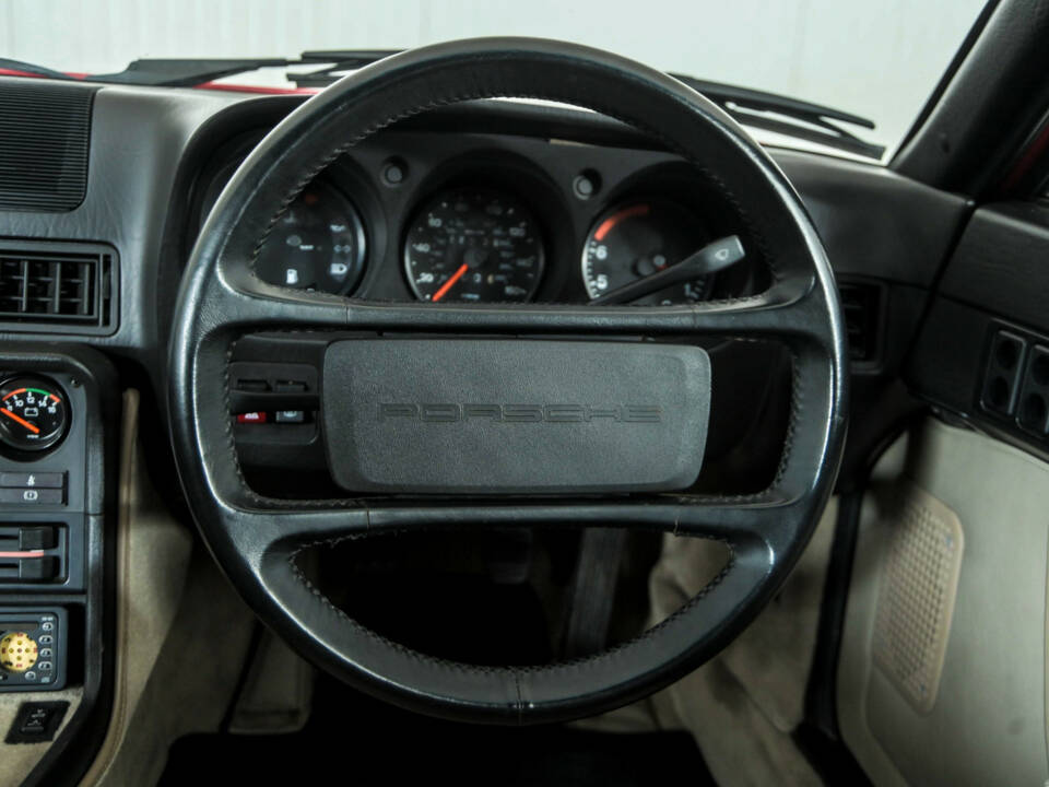Immagine 8/50 di Porsche 924 S (1987)