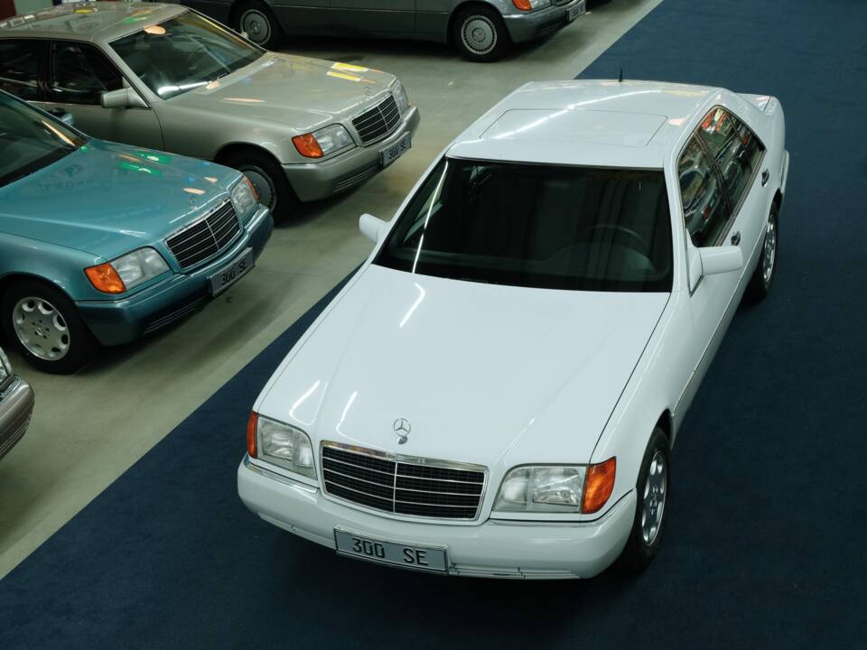 Bild 3/50 von Mercedes-Benz 300 SE (1992)