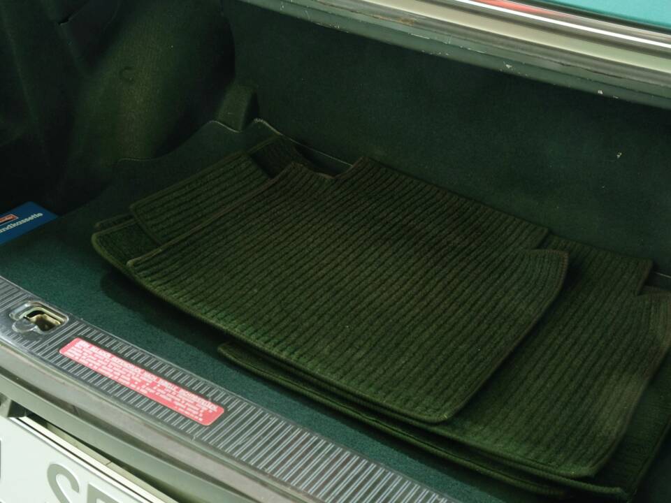 Bild 11/50 von Mercedes-Benz 300 SE (1986)