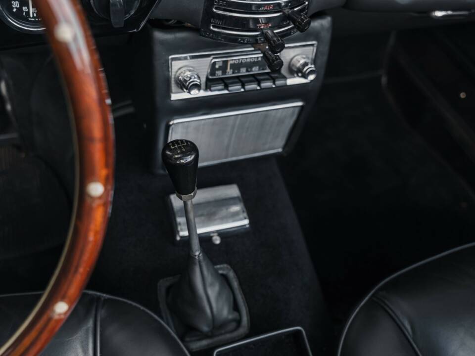 Afbeelding 47/75 van Aston Martin DB 5 Volante (1964)