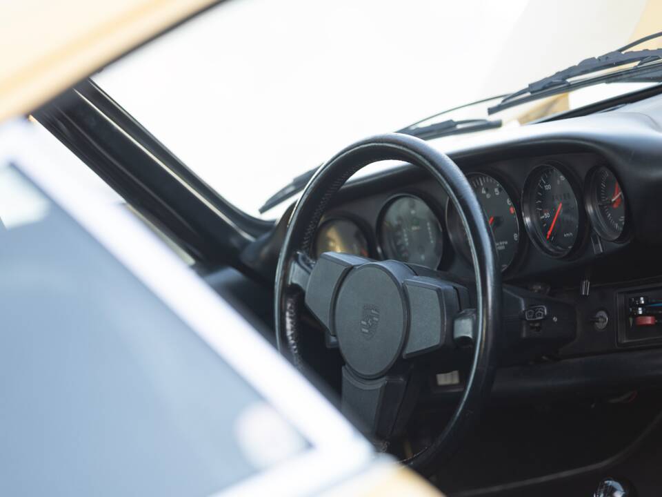 Image 29/58 of Porsche 911 2.7 S (1974)