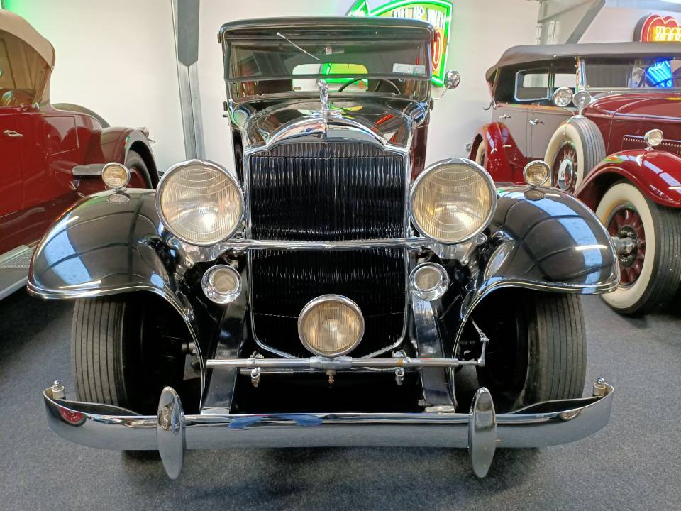 Image 5/13 of Packard Eight Model 902 (1932)