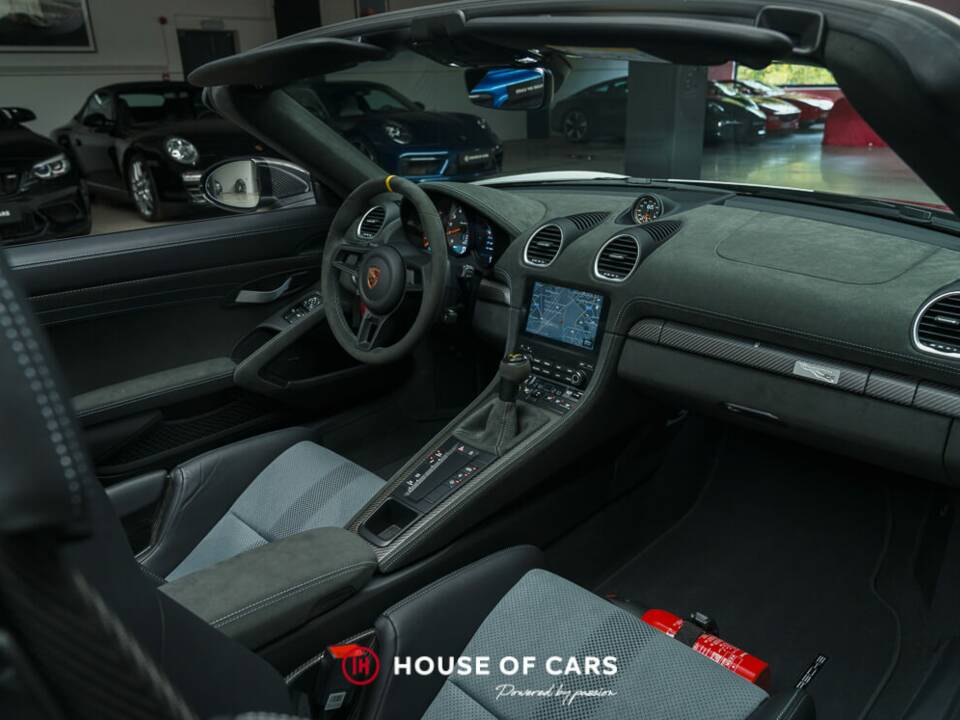 Bild 18/25 von Porsche 718 Spyder RS Weissach (2025)