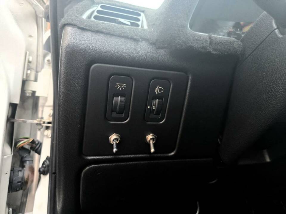 Immagine 28/30 di Peugeot 306 2.0i GTi6 (1997)