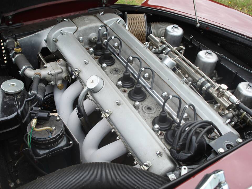 Image 5/23 of Aston Martin DB 6 (1966)