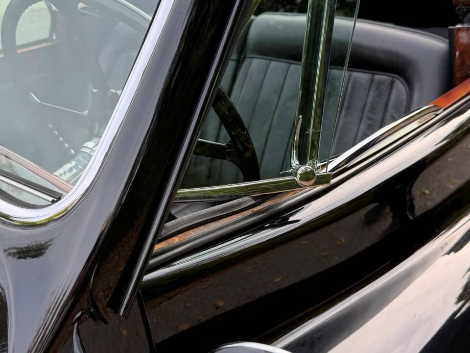 Image 12/14 of Jaguar XK 140 SE DHC (1957)