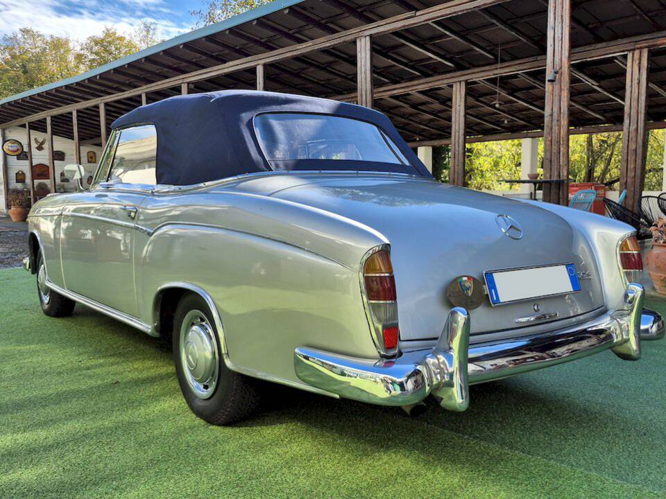 Image 56/61 de Mercedes-Benz 220 S Cabriolet (1957)