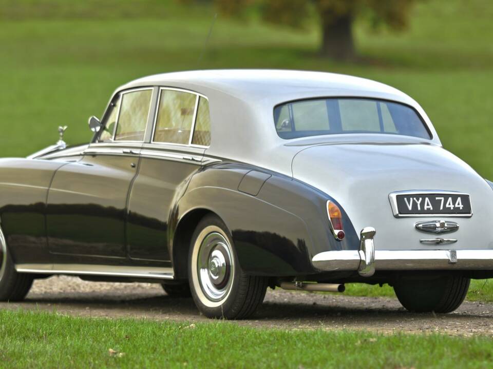 Image 11/50 of Rolls-Royce Silver Cloud I (1958)