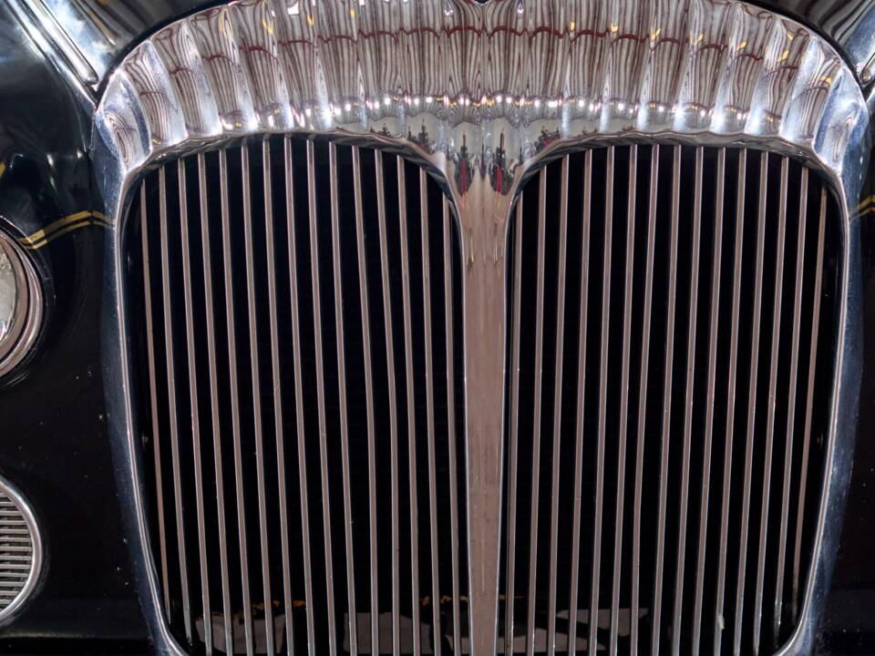 Image 51/70 of Daimler DS 420 (1976)
