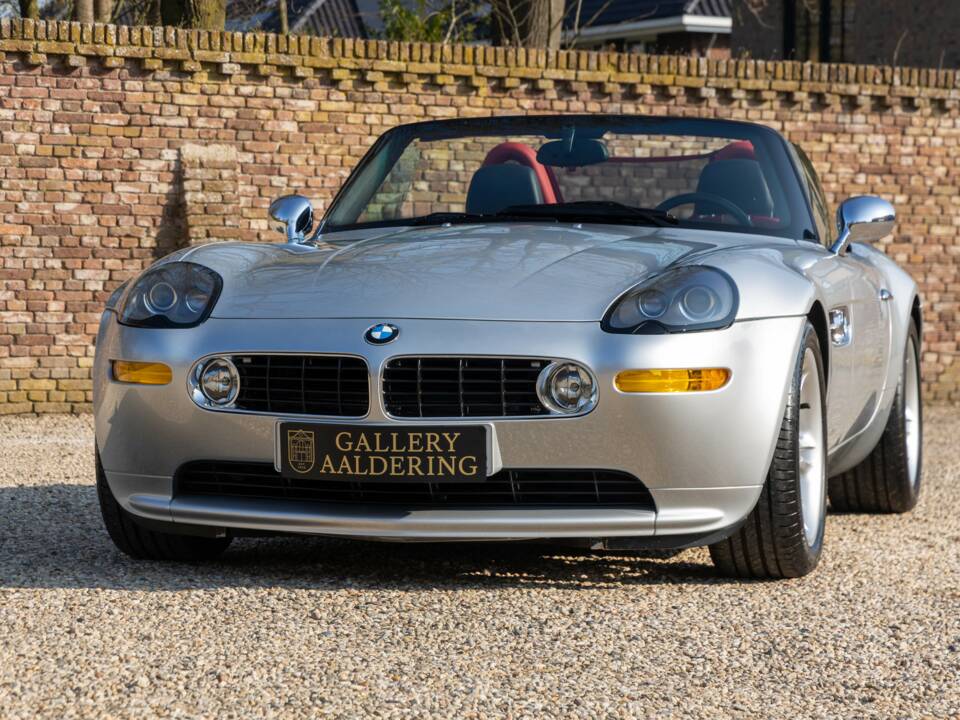 Image 24/50 of BMW Z8 (2002)
