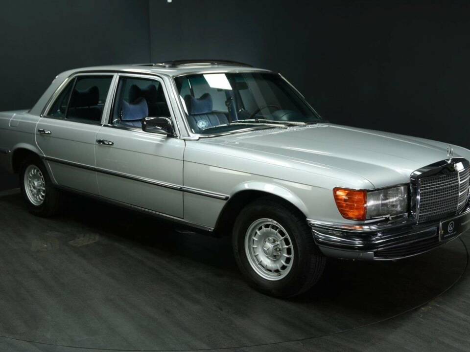 Image 7/29 of Mercedes-Benz 280 SE (1977)