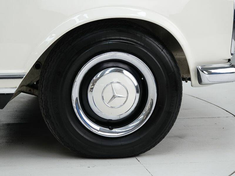Afbeelding 11/15 van Mercedes-Benz 280 SL (1969)