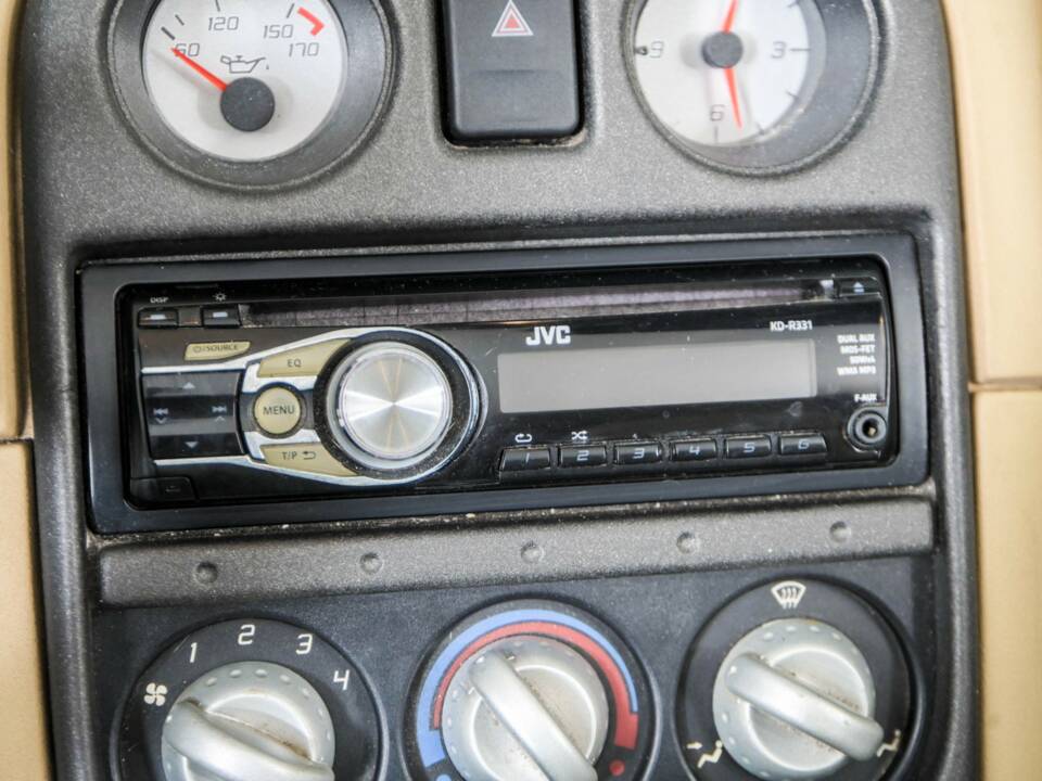 Image 25/49 of MG TF 135 (2002)