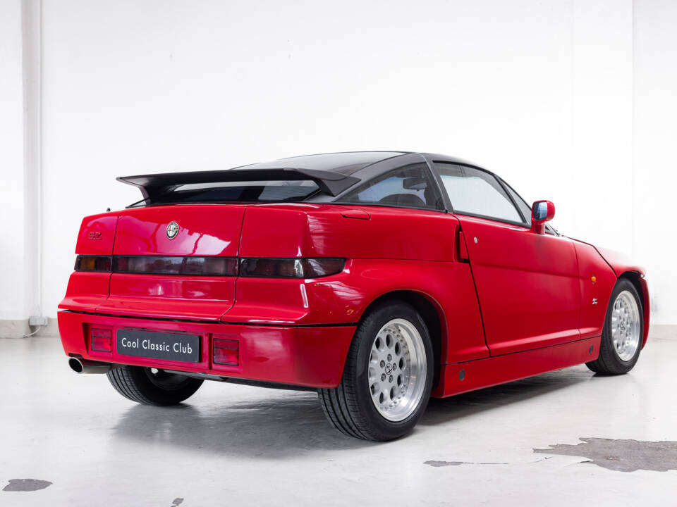Image 4/32 de Alfa Romeo SZ (1994)