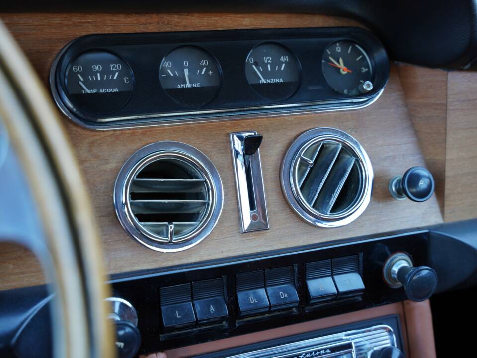 Image 32/50 of Ferrari 330 GT 2+2 (1965)
