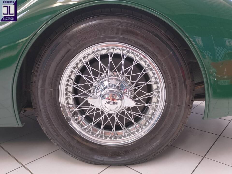 Image 47/57 of Jaguar XK 120 SE OTS (1953)