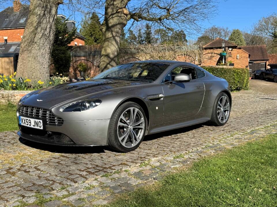 Afbeelding 2/49 van Aston Martin V12 Vantage (2009)