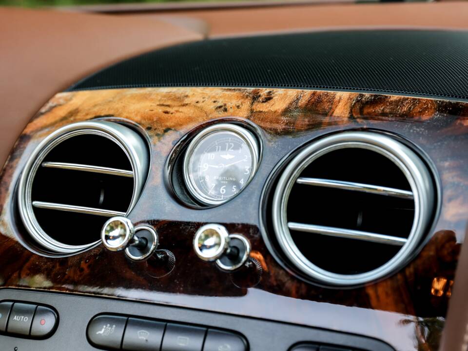Bild 26/40 von Bentley Continental GTC (2007)