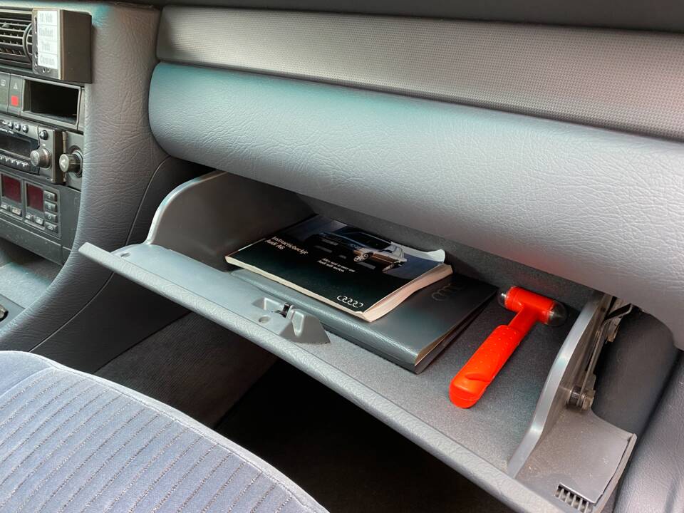 Bild 18/25 von Audi A6 2.6 (1996)