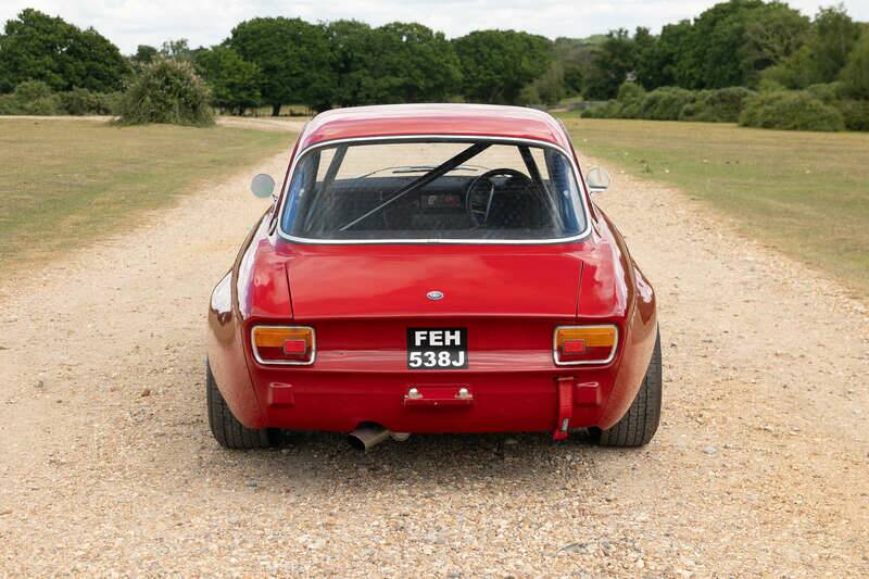 Image 7/50 de Alfa Romeo 1750 GT Veloce (1971)