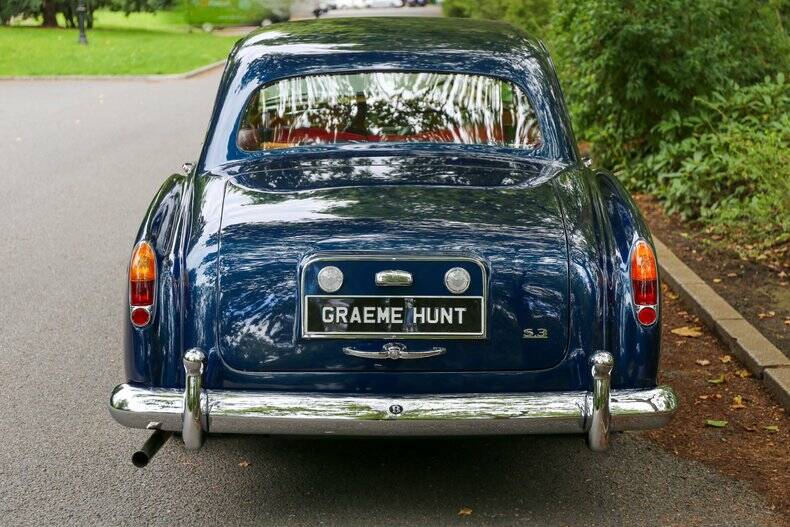 Image 29/49 of Bentley S 3 Continental Flying Spur (1964)