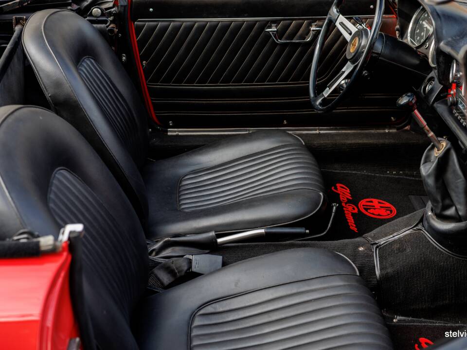 Afbeelding 28/50 van Alfa Romeo 1600 Spider Duetto (1967)