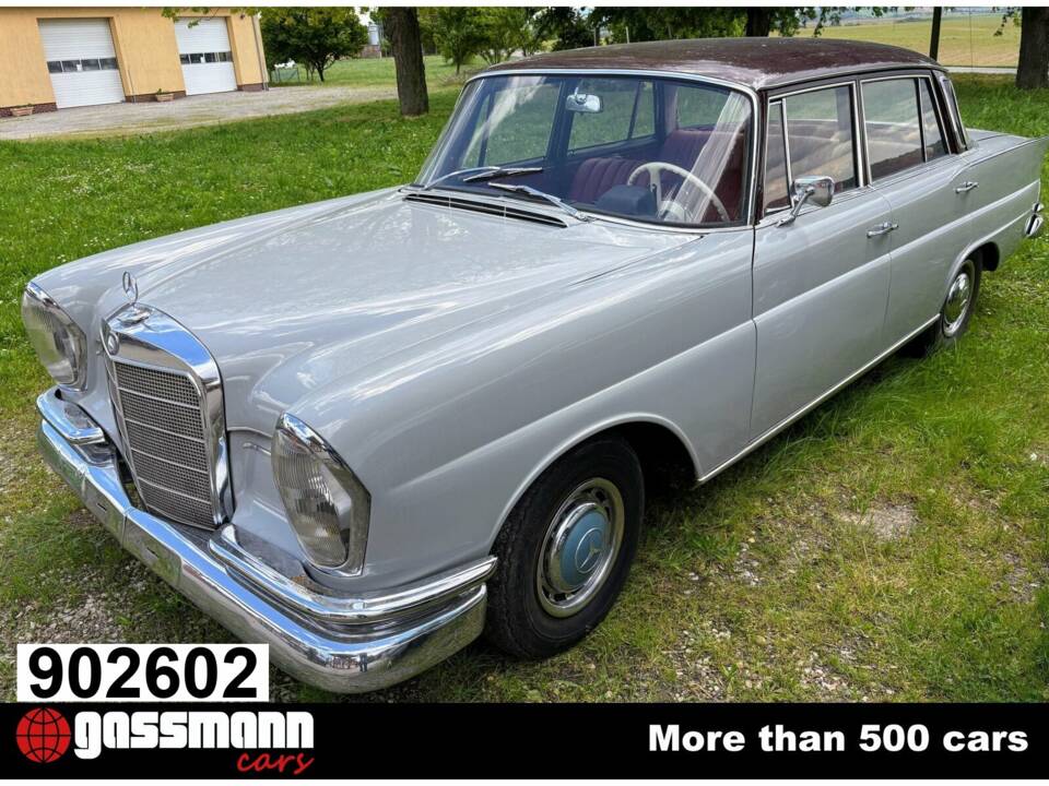 Image 1/15 of Mercedes-Benz 220 SE b (1961)