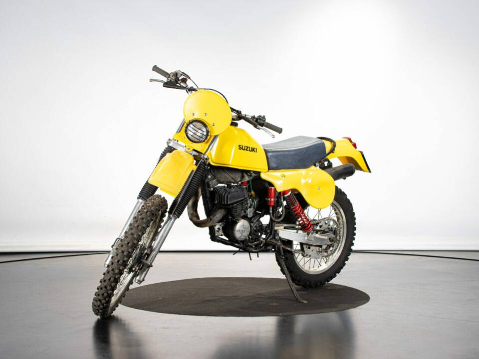 Image 8/46 of Suzuki PE 175 (1981)