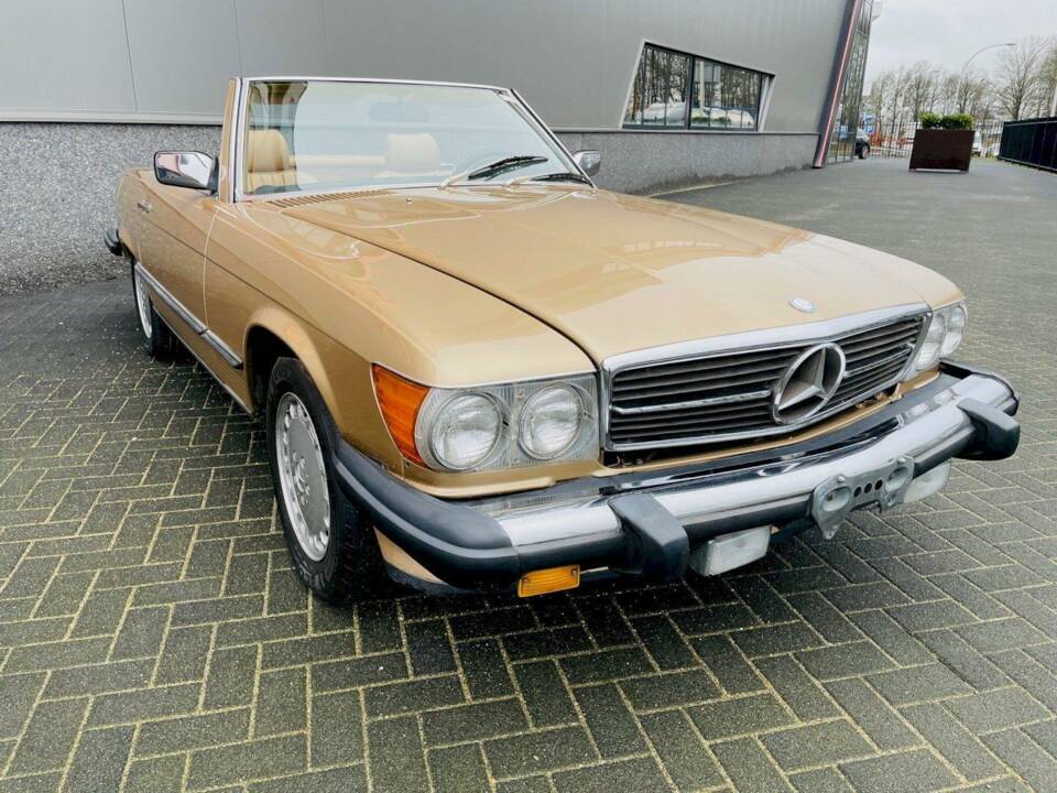 Image 4/36 de Mercedes-Benz 560 SL (1988)
