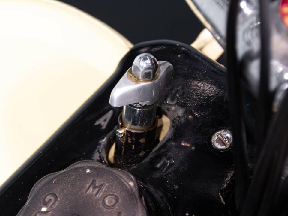 Image 43/50 of Moto Guzzi DUMMY (1951)