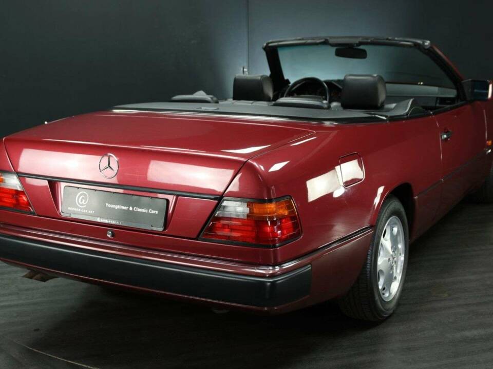 Bild 2/50 von Mercedes-Benz 300 CE-24 (1992)