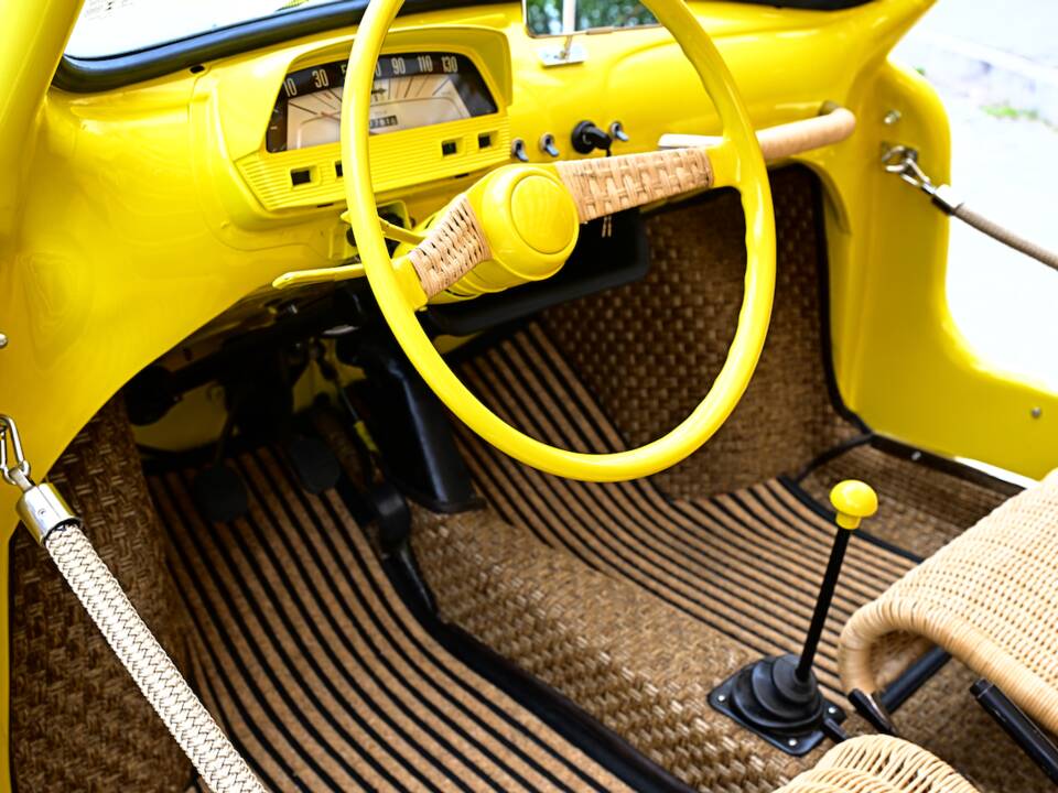 Image 22/45 of FIAT Ghia 500 Jolly (1971)