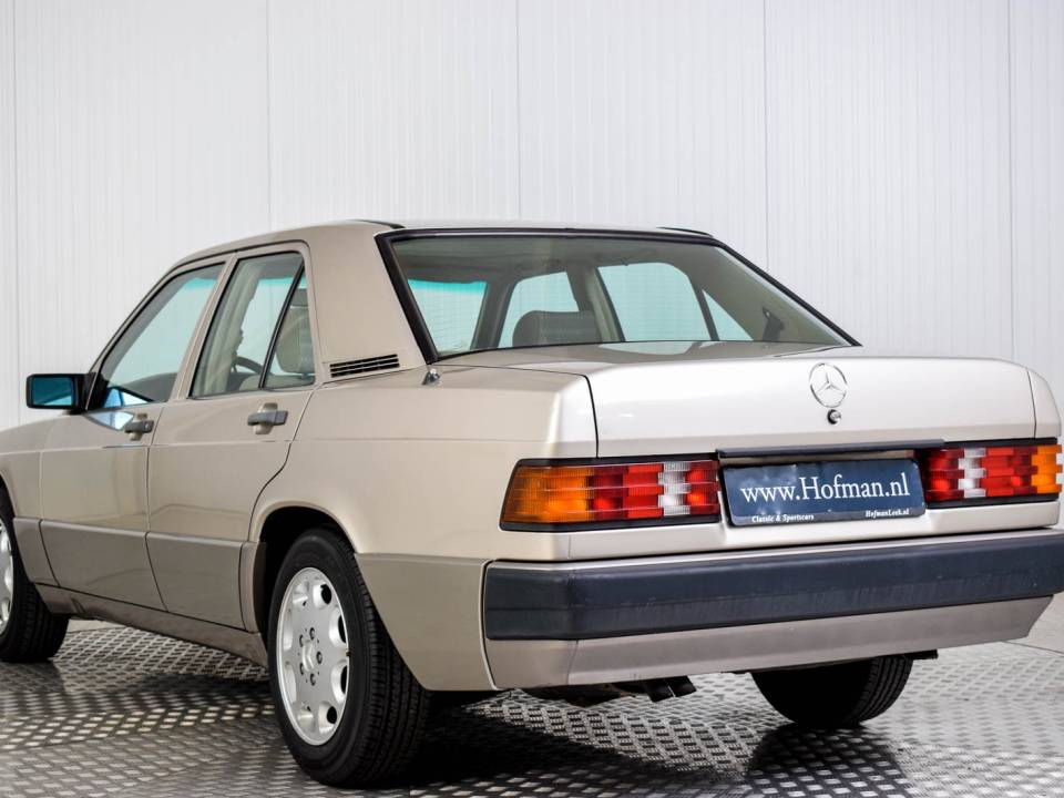 Image 9/50 of Mercedes-Benz 190 D 2.5 Turbo (1989)