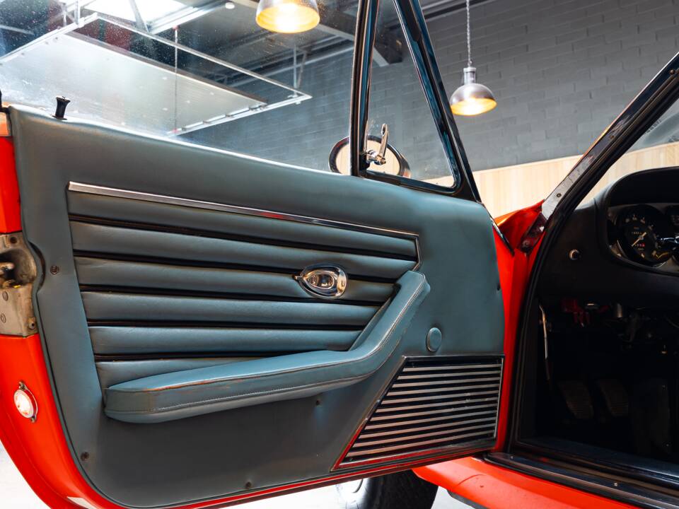 Image 41/74 of Ferrari 365 GTB/4 Daytona (1971)