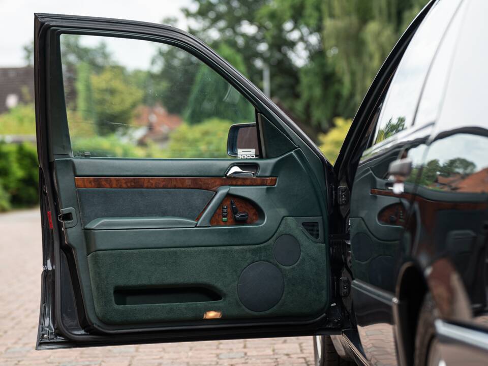 Image 20/54 of Mercedes-Benz 500 SEL (1992)
