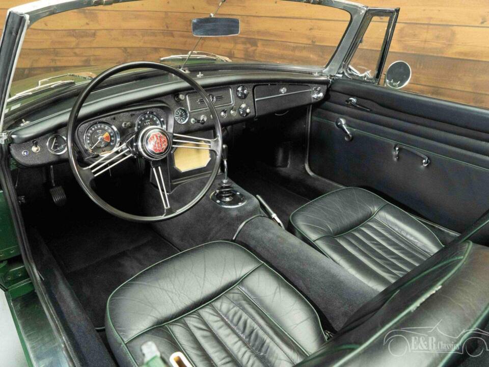 Image 18/19 de MG MGB (1966)