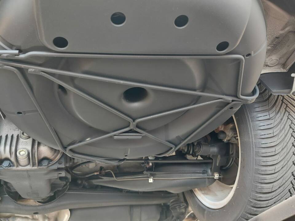 Image 37/38 of BMW 323ti Compact (1998)