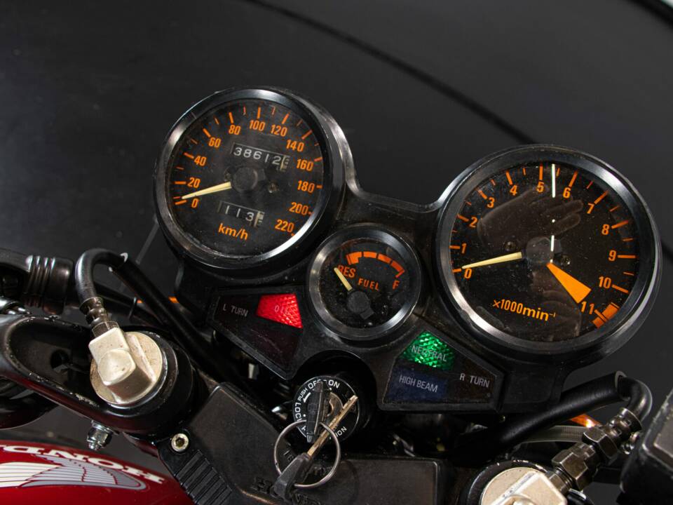Immagine 43/50 di Honda CBX 550 F (1982)