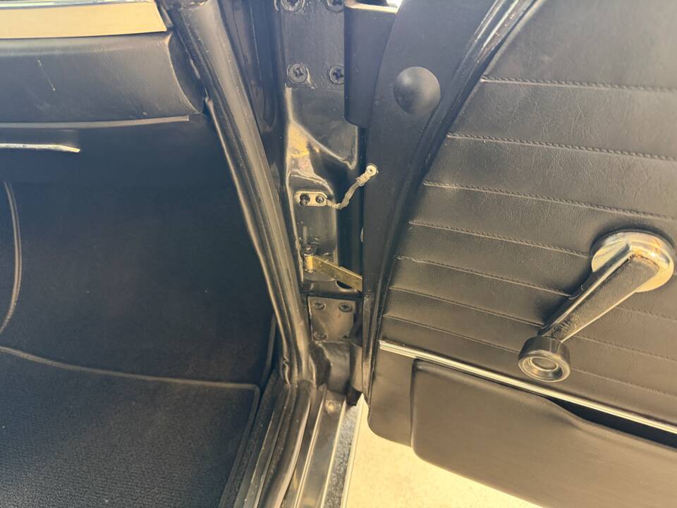 Bild 62/69 von BMW 3,0 CSi (1975)