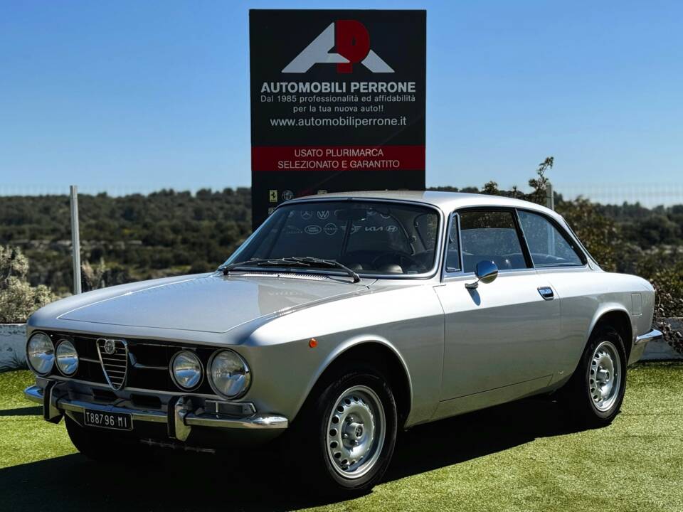 Afbeelding 1/43 van Alfa Romeo 1750 GT Veloce (1970)