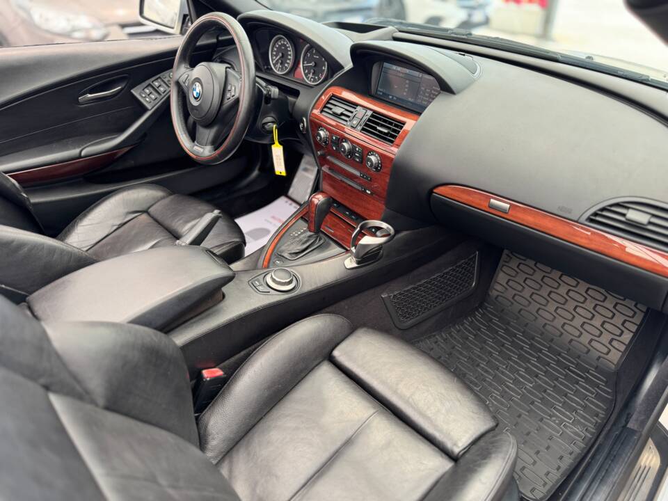 Imagen 17/26 de BMW 650i (2006)