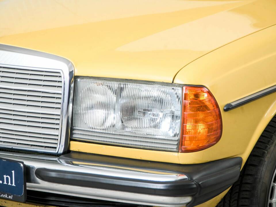 Bild 22/50 von Mercedes-Benz 300 TD Turbodiesel (1981)
