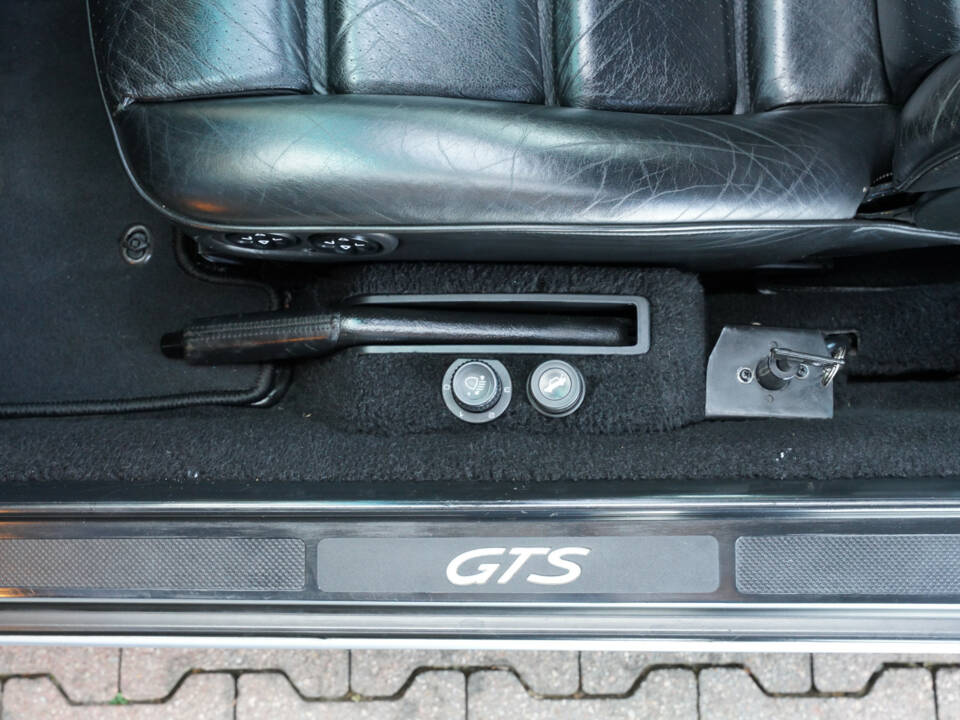 Immagine 38/50 di Porsche 928 GTS (1993)
