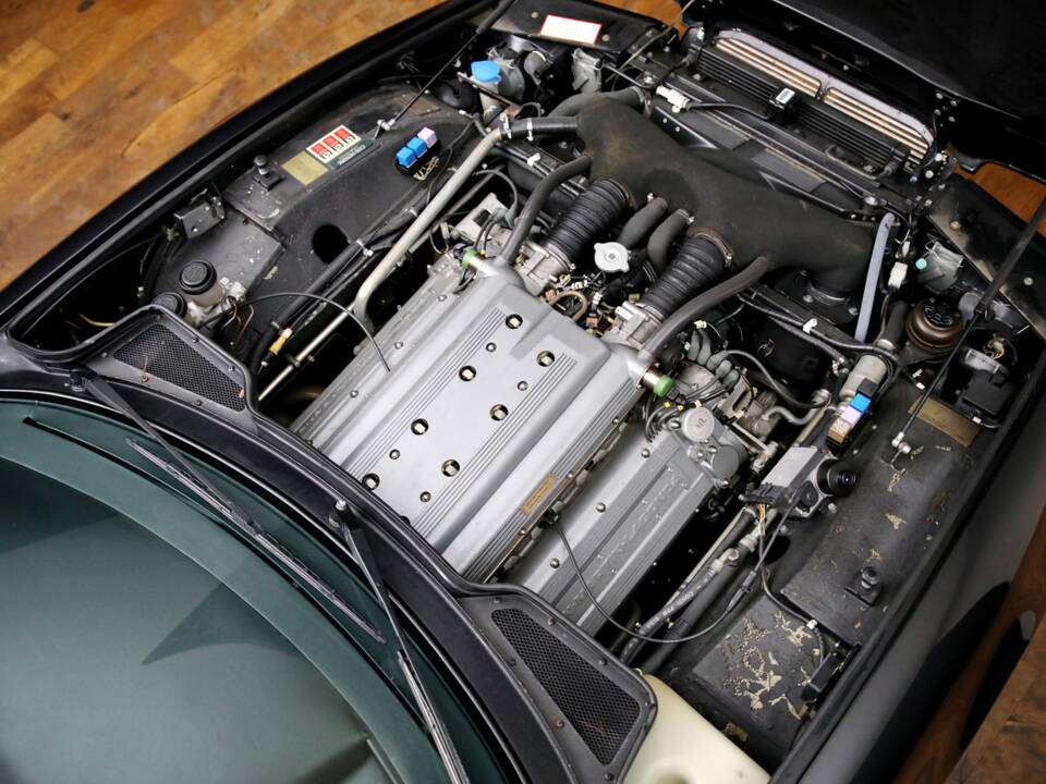 Immagine 16/17 di Aston Martin Virage Volante (1994)