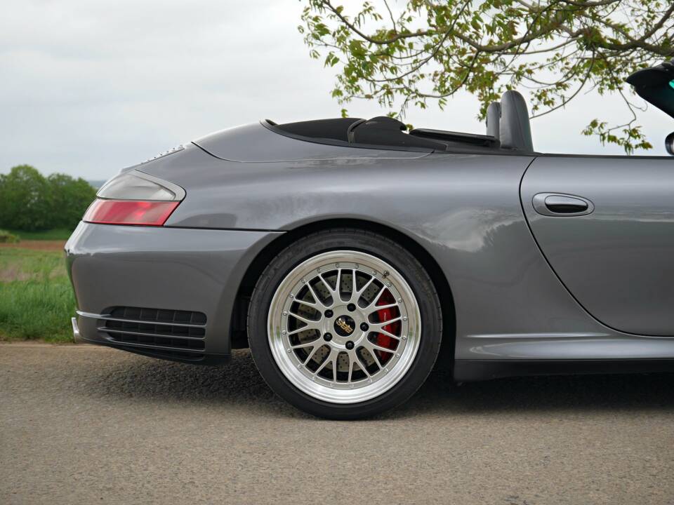 Bild 25/26 von Porsche 911 Carrera 4S (1900)