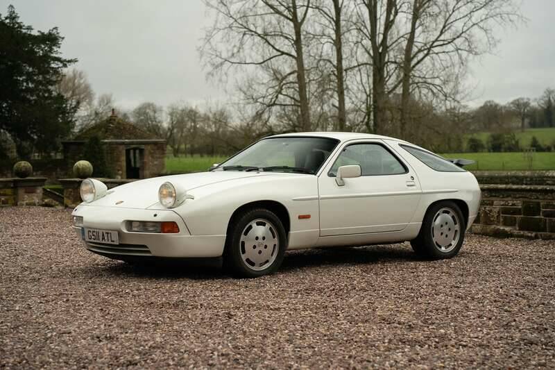 Image 12/49 of Porsche 928 S4 (1990)