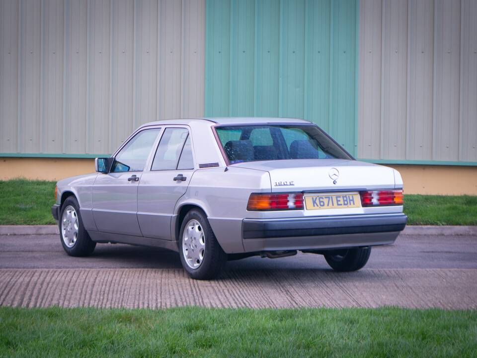 Bild 5/29 von Mercedes-Benz 190 E 2.0 (1992)