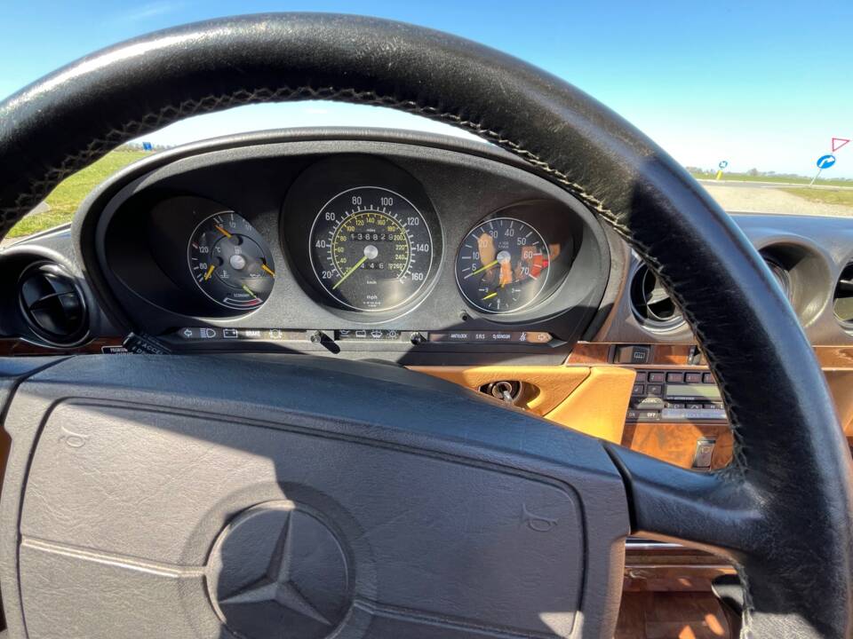 Image 12/16 of Mercedes-Benz 560 SL (1987)