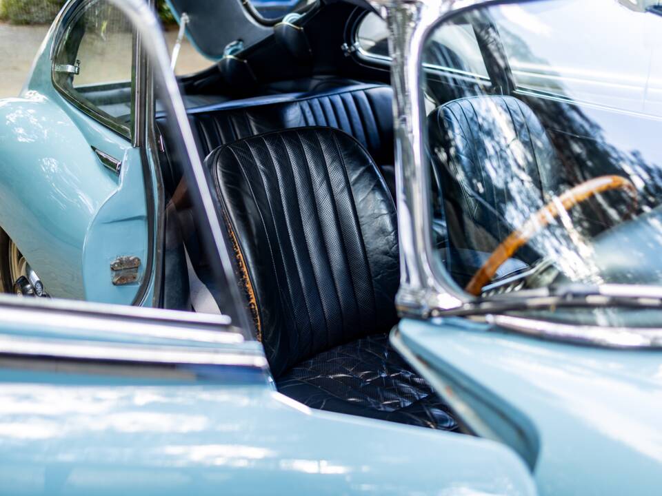 Image 49/50 of Jaguar Type E (2+2) (1969)
